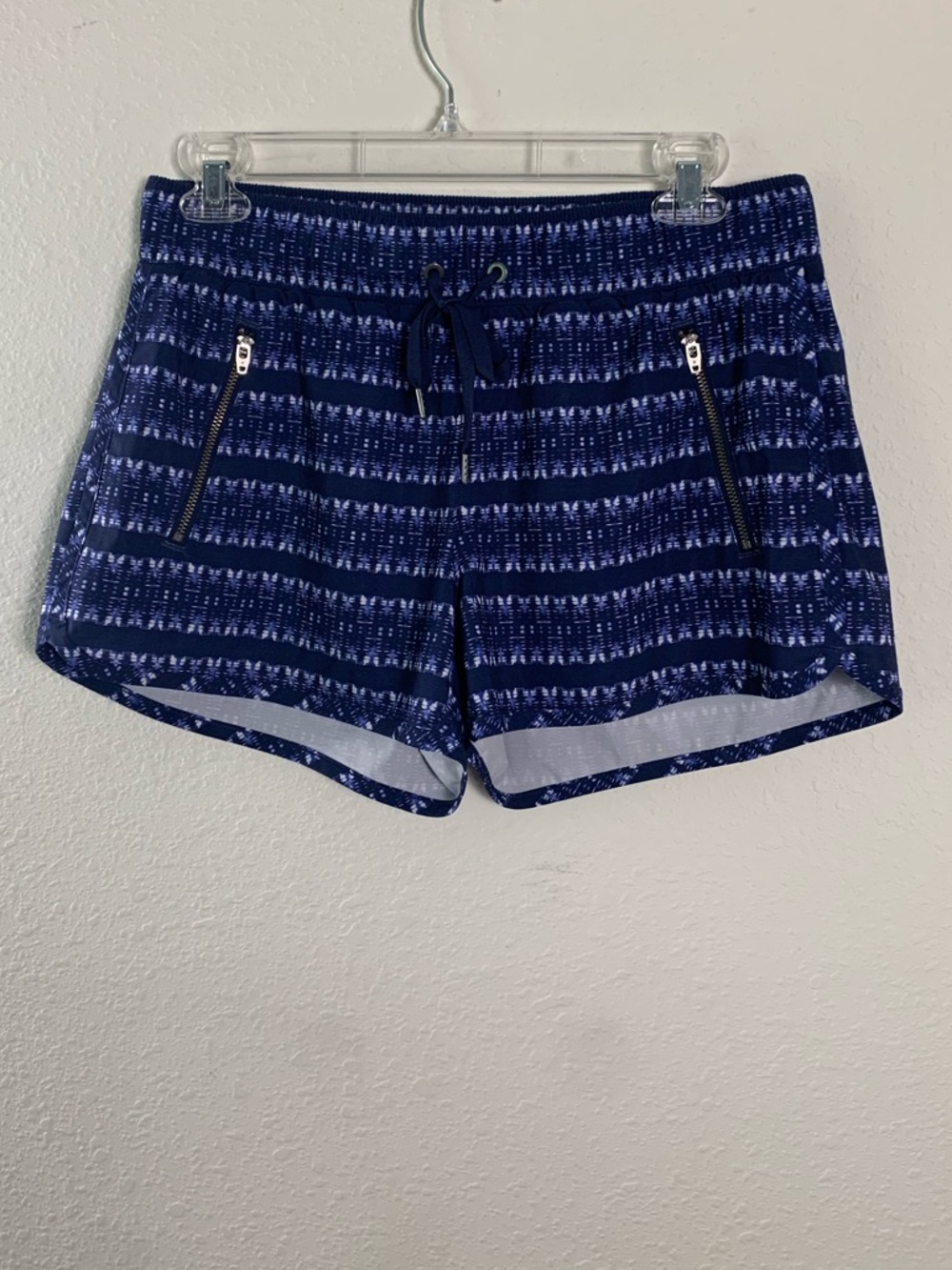 Athleta Navy Patterned Athletic Shorts Zip Pockets Small